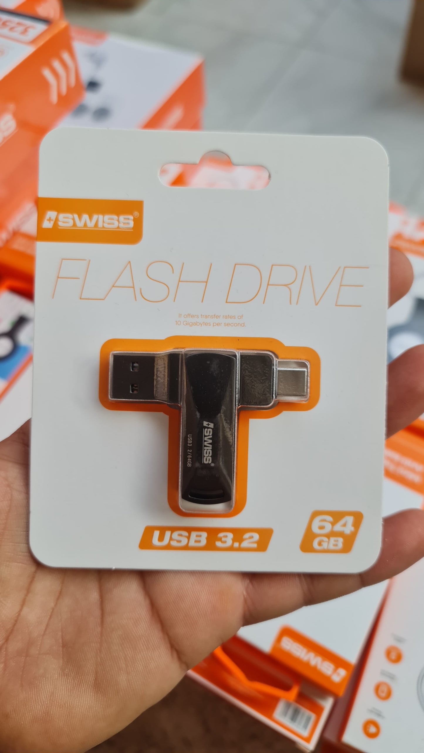 USB Flash 32 GB / 64 GB , Flash Drive with 2 output Ports typeC & USB-A , i swiss Brand - N Gadget