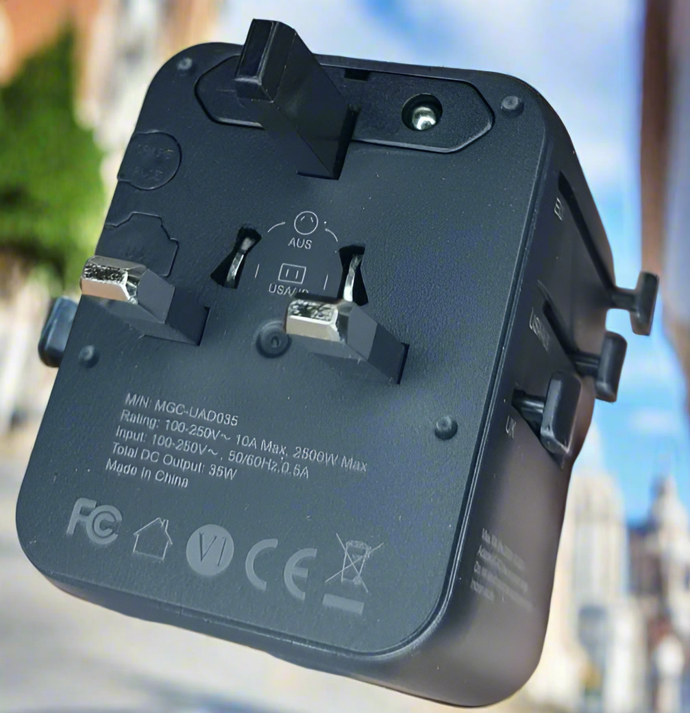 Bast stopcontact PD 35W Reisadapter , socket, 1 USB A, 2Type-C . - N Gadget