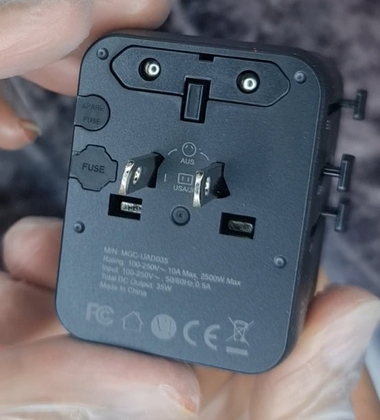 Bast stopcontact PD 35W Reisadapter , socket, 1 USB A, 2Type-C . - N Gadget