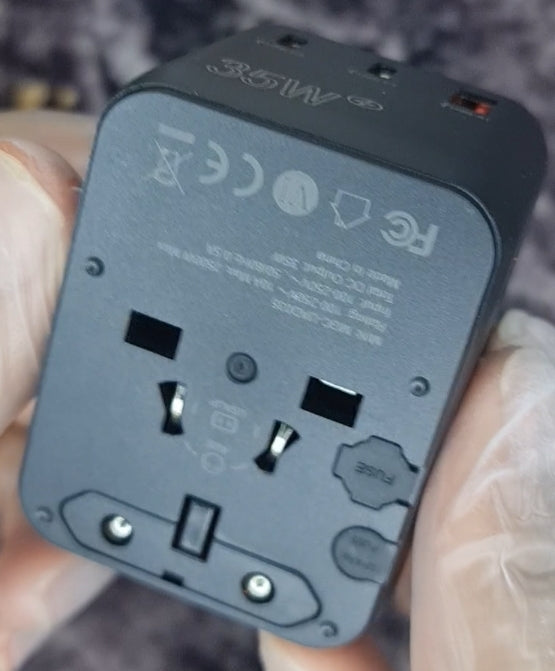 Bast stopcontact PD 35W Reisadapter , socket, 1 USB A, 2Type-C . - N Gadget